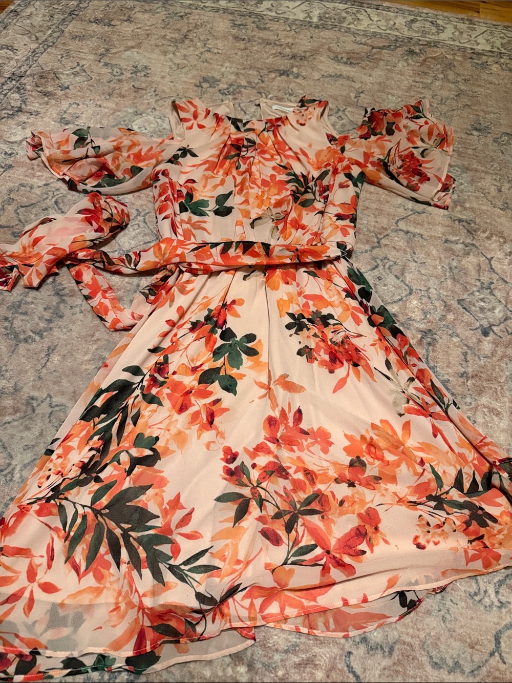 Calvin Klein EUC Peach and Pink Floral Cold-Shoulder Mid-length Dress Sz 4